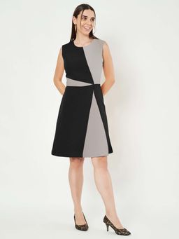 BRINNS - Grey Colorblock Regular Knee Length Dress