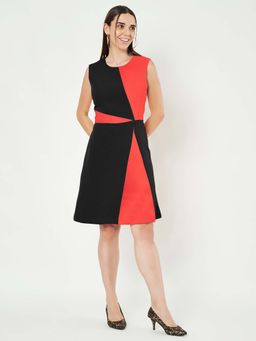 BRINNS - Red Colorblock Regular Knee Length Dress