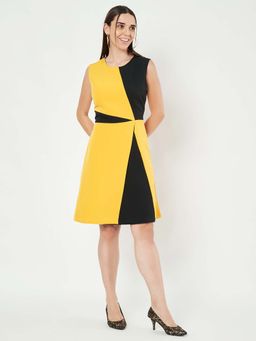 BRINNS - Black Colorblock Regular Knee Length Dress