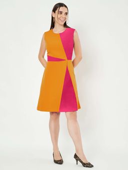 BRINNS - Pink Colorblock Regular Knee Length Dress
