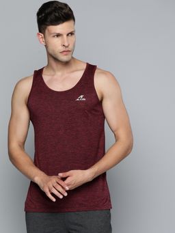 Alcis - Men Maroon Solid Slim Fit T-Shirt