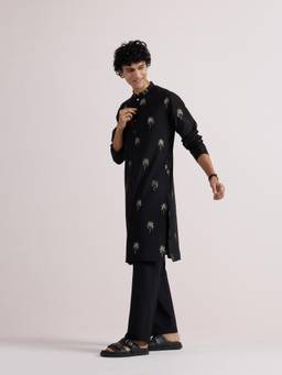KISAH - Men Black Embroidered Kurta and Trouser