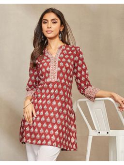 Fabindia - Women Maroon Cotton Abstract Kurta