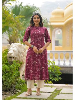 Aravalii - Women Maroon Viscose Rayon Floral Kurta