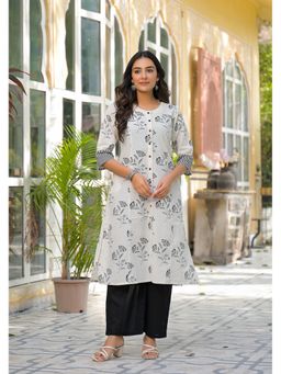 Aravalii - Women White Cotton Floral Kurta