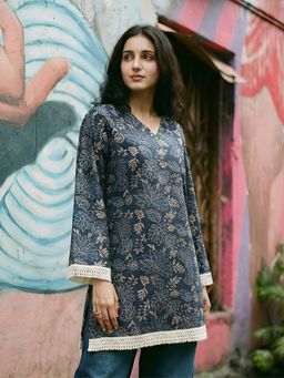 KAFTANIZE - Women Blue Cotton Floral Short Kurti