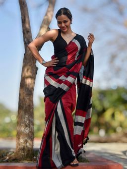 Ruuprekha - Women Black Colorblock Pure Cotton Khadi Saree with Unstitched Blouse