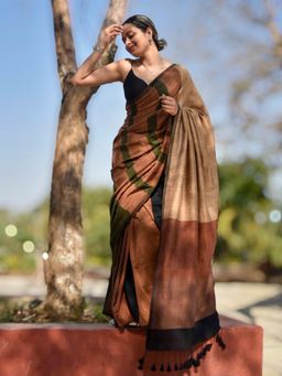 Ruuprekha - Women Brown Colorblock Pure Cotton Khadi Saree with Unstitched Blouse