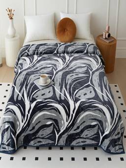 Threadwear - Multicolor Abstract Woollen Double Bed Blanket