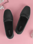 Black color option, Currently selected