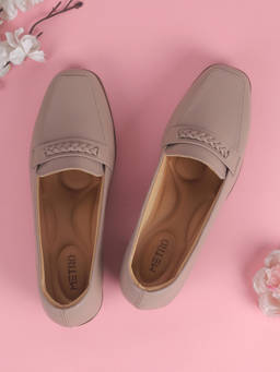 Metro - Women Peach Loafers