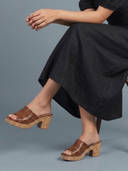 Brown color option, Currently selected