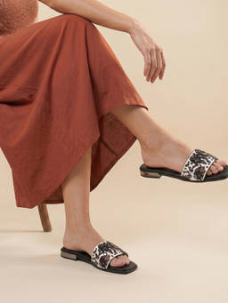 Metro - Women White Synthetic Casual Flats