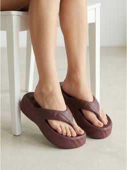 ELLE - Women Wine Lightweight Ergonomic Wave Cushion Cloud Sandals