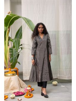 Raas Life - Kalakriti Black Chanderi Stripes V Neck Kurta