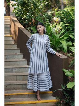 Raas Life - Maria White Cotton Stripes Mandarin Neck Kurta
