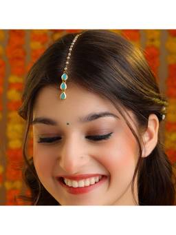 Ruby Raang Studio - Sabz Tikka Blue Kundan Pearl Drop Maang Tikka