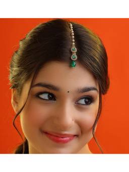 Ruby Raang Studio - Zamrud Tikka Green Cz Halo Maang Tikka