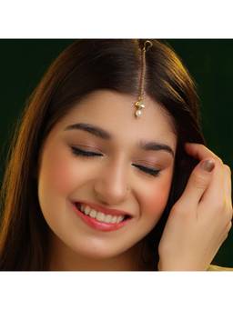 Ruby Raang Studio - Boond Tikka Minimal Pearl Drop Maang Tikka