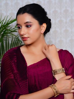 Designbox - Golden Floral Bangles