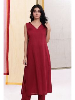 Tjori - Carmine Red Cotton Sleeveless V-Neck Straight Kurta