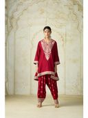 Red color option, Sold out, Currently selected