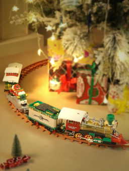 Little Surprise Box - 52Pcs Classic Electric Train Track Set With Light and Sound For Christmas Tree
