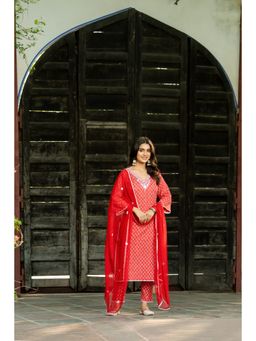 GAYRAA - Red Cotton Kantha Printed Embroidered Kurta Pant & Dupatta (Set of 3)