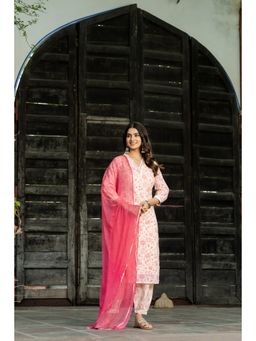 GAYRAA - Pink Cotton Floral Printed Kurta Pant & Dupatta (Set of 3)