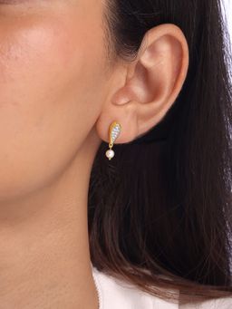 Mia by Tanishq - Glimmering Teardrop Gold and Diamond Drop Earrings