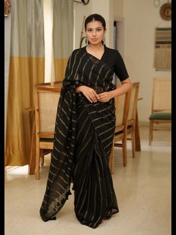 Uttaraa - Womens Cotton Stripes Printed Black Saree Without Blouse