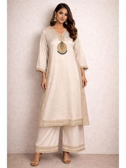 Daatri by meenakshi kakkar - Ivory Embroidered Pheran Kurta with Pant