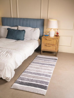 RALIA HOMES - The Lineage Striped Plush Bath Mat Anti Skid Grey