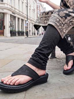 Metro - Women Black Casual Sandals