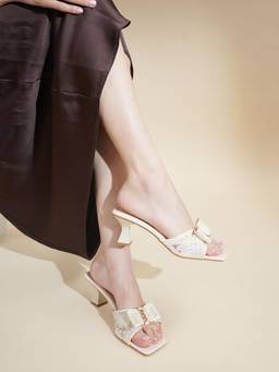 Drop Bold - Women Cream Square Toe Woven Design Kitten Sandlas Heels