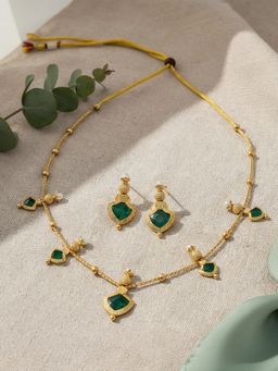 Yellow Chimes - Women Green Stone Gold Plated Minimal Ethnic Jewellery Set