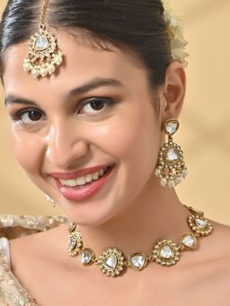 Fida - Women White Pearl and Kundan Studded Bridal Jewellery Set