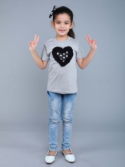 Pink Chick - Heart Applique Detailed T-Shirt With Hair Clip -Grey