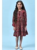Maroon color option, Currently selected