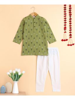 The Magic Wand - Boys Green Cotton Ikat Printed Kurta with Pyjama