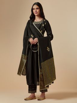 Anantaa by Roohi Trehan - Black Hand Embroidered Silk Chanderi Dupatta