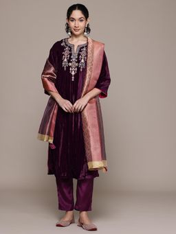Aarke Ritu Kumar - Wine Embroidered Round Neck Kurta Pant With Dupatta