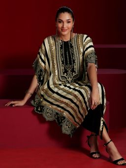 Libas Art - Embroidered Straight Kurta With Pant