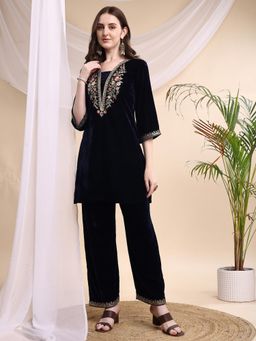 BERRYLICIOUS - Navy Blue Embroidered Kurti With Pant