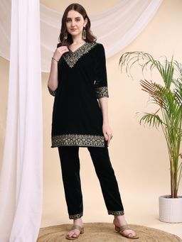 BERRYLICIOUS - Green Embroidered Kurti With Pant
