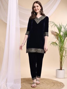 BERRYLICIOUS - Navy Blue Embroidered Kurti With Pant
