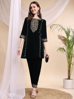 BERRYLICIOUS - Green Embroidered Kurti With Pant