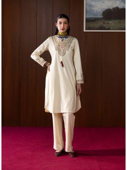 Lakshita - Ivory Embroidered Kurta With Pant