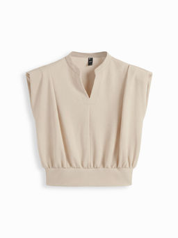 Cider - V-neck Solid Pleated Crop Top Curve & Plus