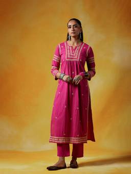 House of Chikankari - Women Adila Chikankari Long Kurta - Dark Pink